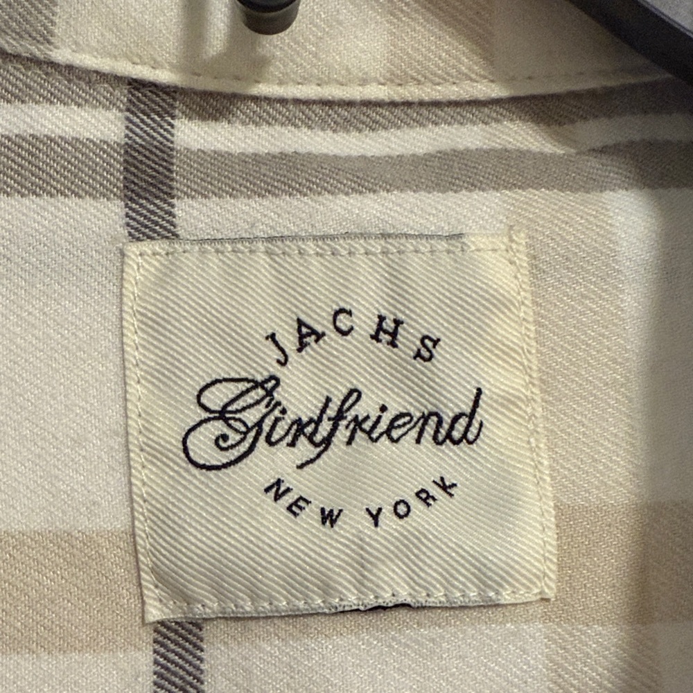 Stylish Plaid Button-Up Shirt - Picture 4 of 8